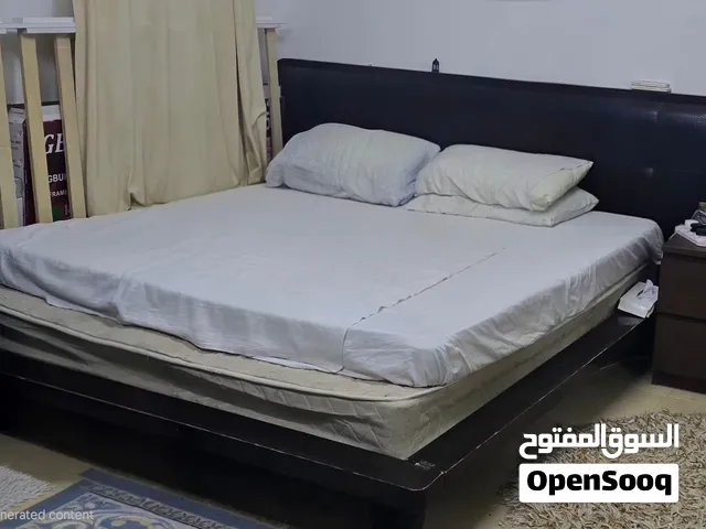 سرير مقاس كبير