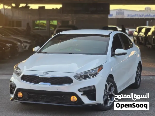 كيا فورتي 2019 حاله ممتازه داخليه مميزه جنوط اصليه محرك 2.0اقتصادي نضيف جدا استعمال قليل للبيع في عج