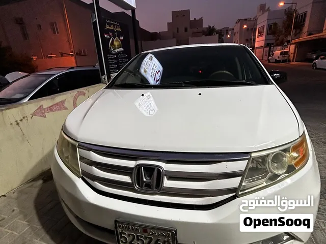 للبيع هوندا اوديسي  موديل 2011  مكينة قير أيسي 100/100 ممشى 200km