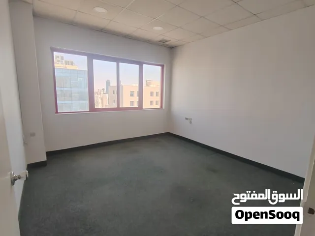 مكتب تجاري 90متر للإيجار السنوي – موقع حيوي واستراتيجي في الشميساني- الرقم المرجعي 41517