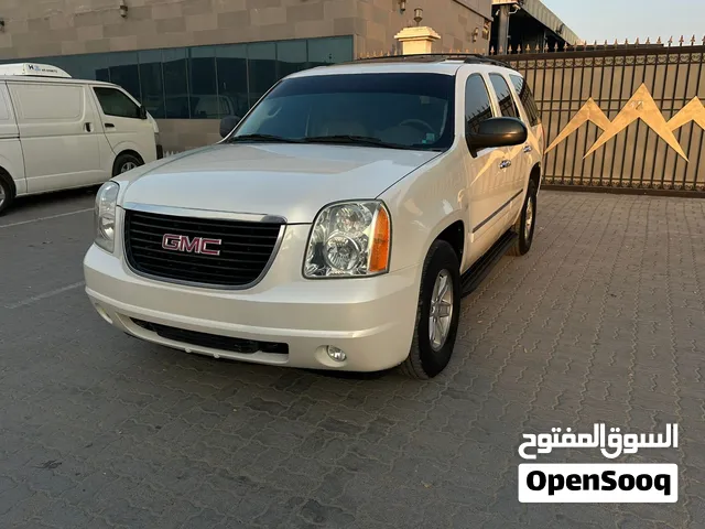 Gmc Yukon slt... Model 2011...gcc specifications .. Super clean