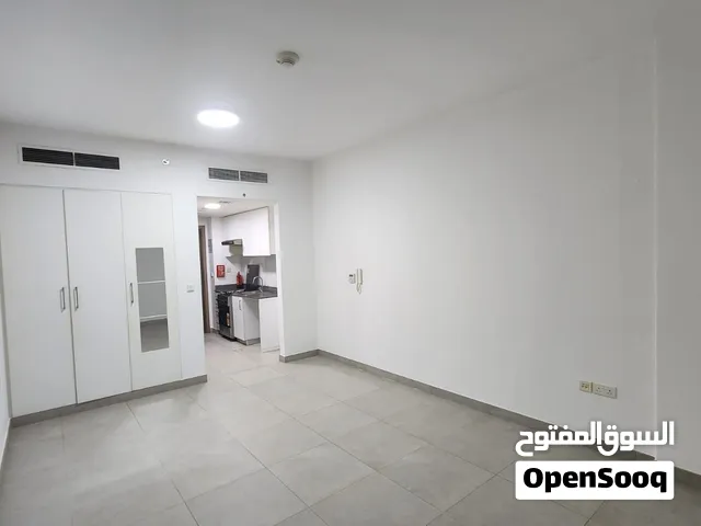 للإيجار إستيديو بمشروع الجادة مبنى ريحان مع باركين