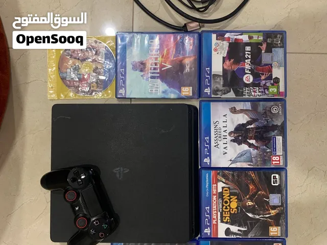 للبيع ps4 slime مع يد اصلية مع شاحن لليد مع سيديات الموجودة في صورة مع كوابلها الاصلية فقط 850 شيكل
