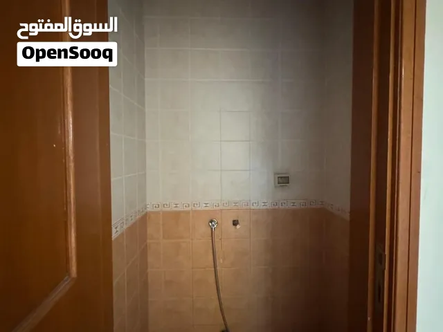 فيلا فخمة طابقين اربع غرف قريبه من البحر للبيع  Luxury two-story villa with four bedrooms, close to