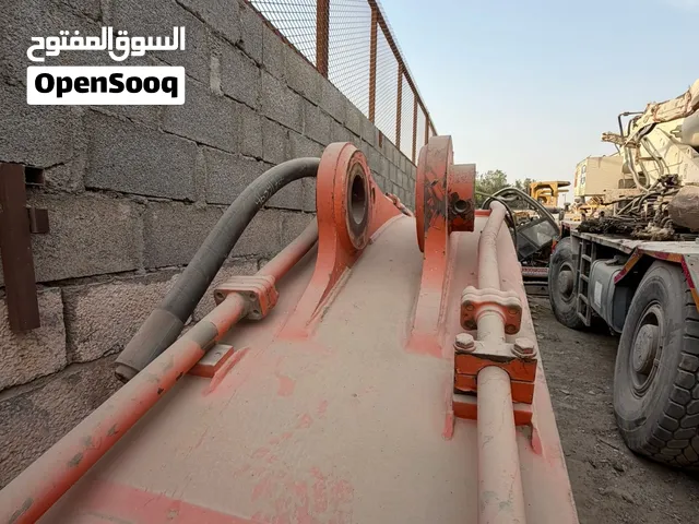بوم هيتاشي 470 نظيف