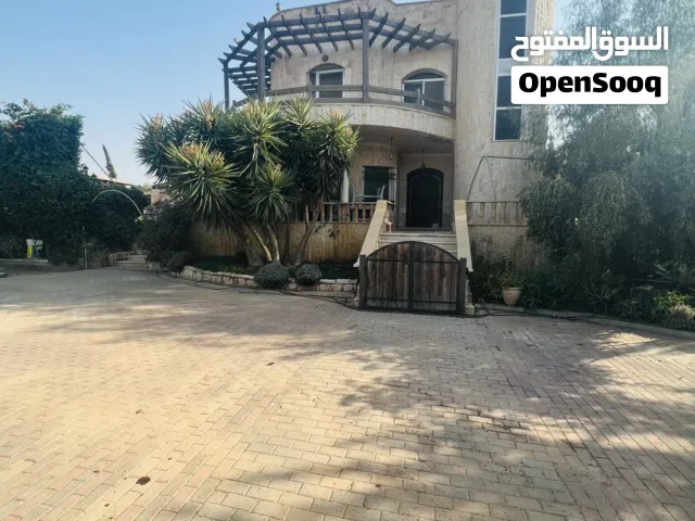 مزرعه بسعر مغري جداً في منطقه مميزة في جرش مع إطلالة خلابة و خصوصية مع مسبح و جاكوزي و  ساونه.