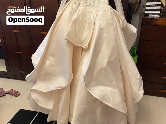 فستان زفاف للعروس