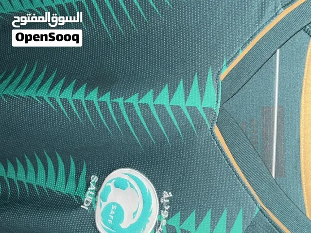 للبيع تي شيرت السعوديه غير قابل للتفاوض Saudia arabia t-shirr for sale