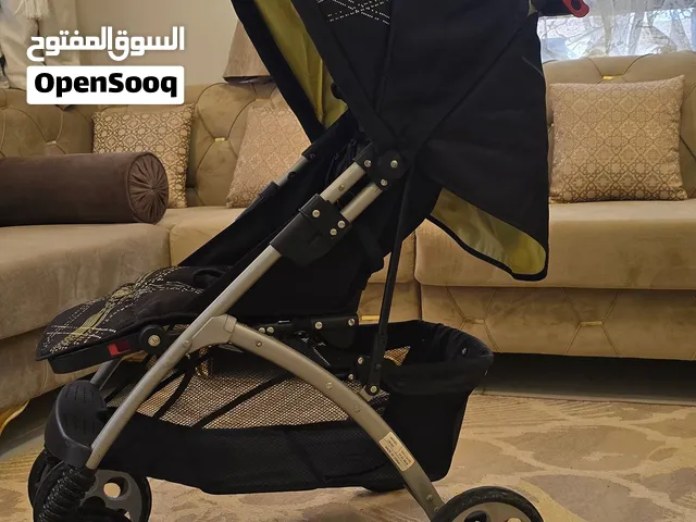 عربة أطفال من الشركة العالمية ( Goodbaby ).