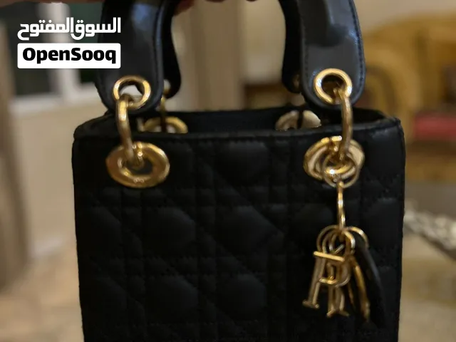 حقيبة Christian Dior سوداء حجم وسط بسعر 25