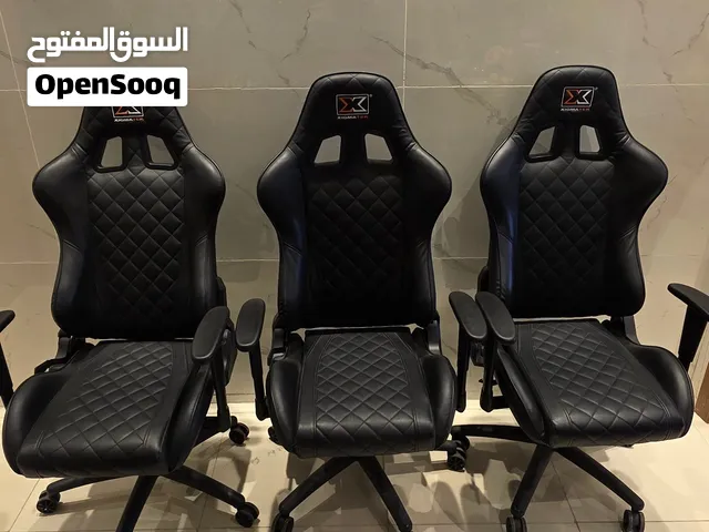 كراسي كيمك عدد 3 ماركة زيجماتيك (Xigmatek ما مستعملات بس مشدوادات وما استخدمتهن