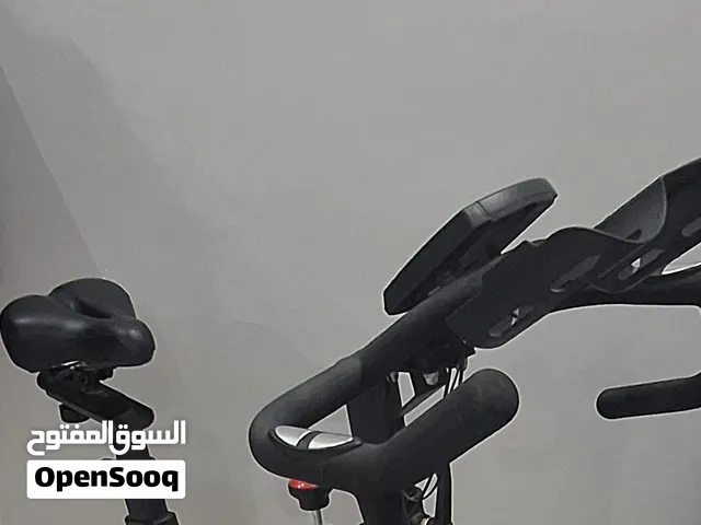 للبيع دراجة تمارين رياضية بحالة ممتازة جڐا، استخدام قليل ونظيفة السعر 350 ريال