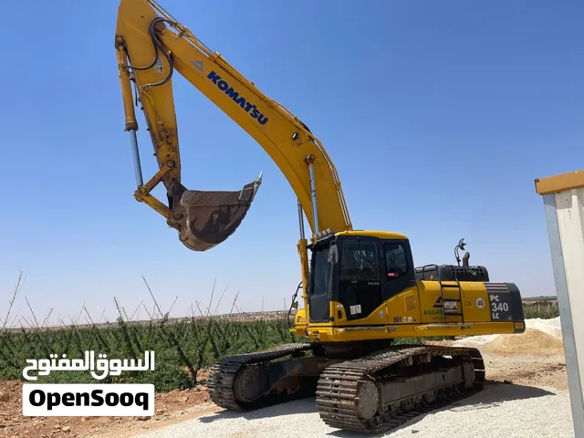 موجود حفاره ولودر للإيجار والرزق عالله