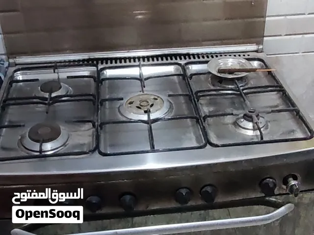 بوتاجاز للبيع بحالة جيدة 5 شعلة ستانلس ستيل شغال