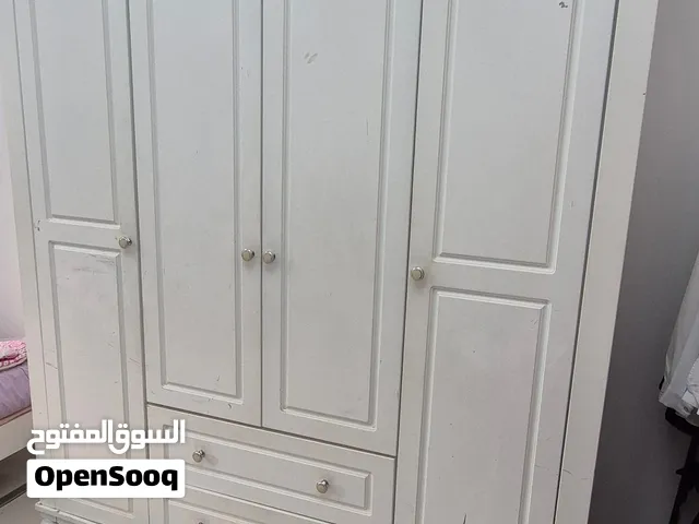 خزانة غرفة نوم للبيع