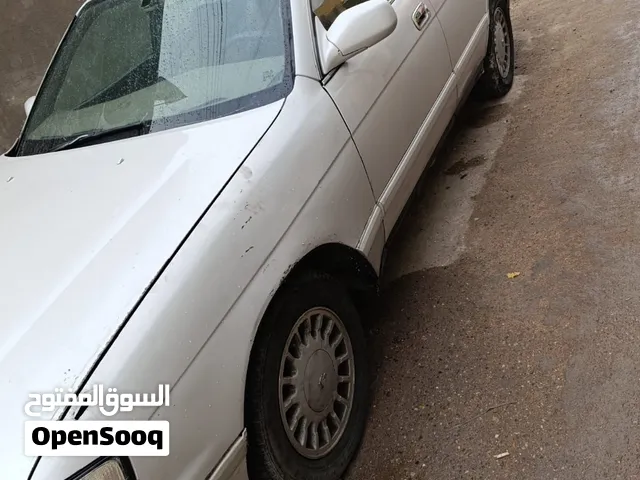 تويوتا كراون بطة