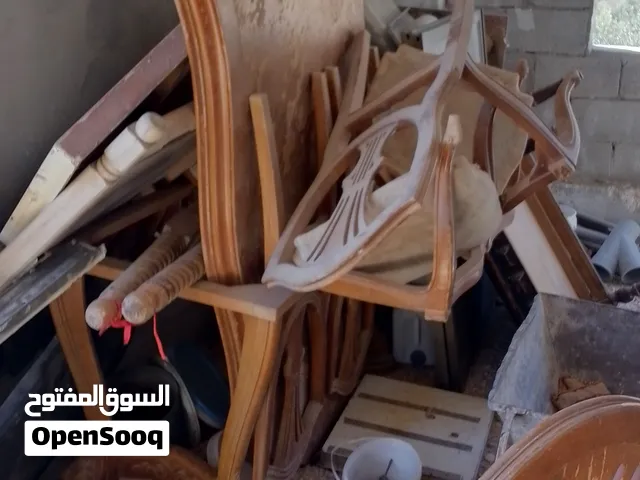 طاولة سفره زان دمياطي بحاله ممتازه مع كراسيها