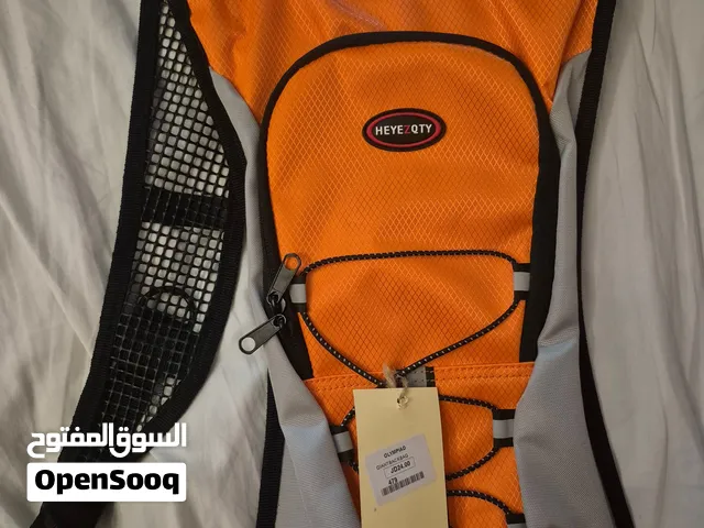 شنطة ظهر  تصلح لل هايكنج او الركض او ركوب الدراجات الهوائيه مختلف الرياضات   ultra light back pack