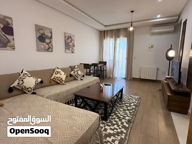 أستوديو رائع و مميز في حدايق قرطاج بجنب مقهى باريستاس