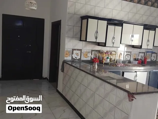 منزل ارضي عين زاره شارع الرعايبيه 1500كل شهر وشهره وعمولة مكتب نص شهر اقرا اعلان كامل واتصل