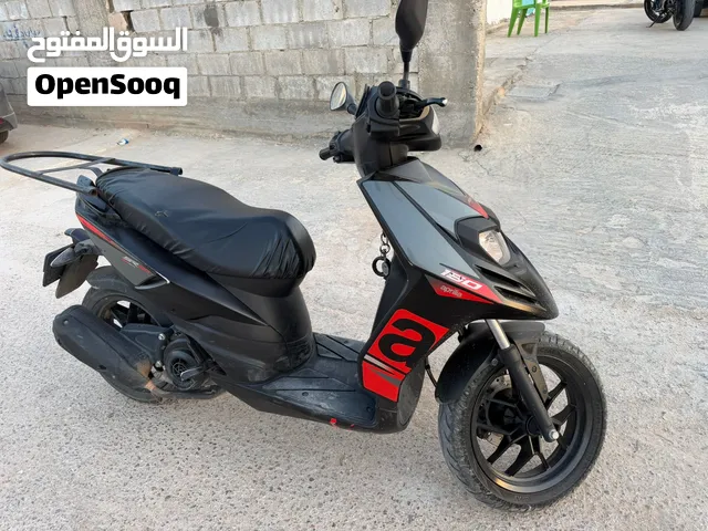 ابريليا SR150