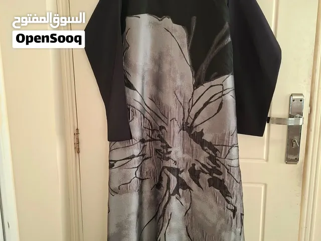 عباية مستعملة مع شيلة