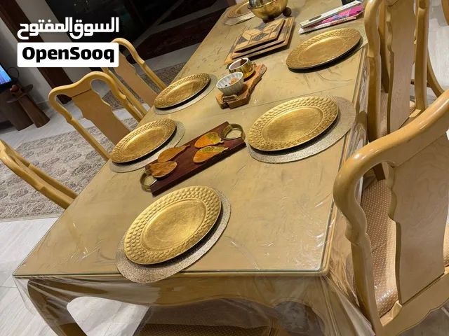 طاولة  سفرة  أميركية  248 سم طول 111سم مع 10كراسي ونبش