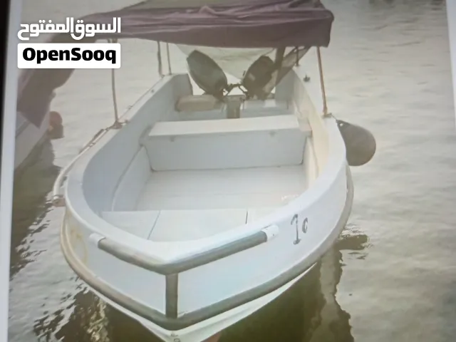 قارب مصنع صرمان في حالة ممتازة وعليه محرك شبه جديد اربعين