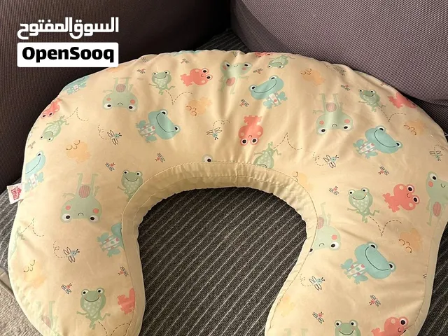 جهاز شفط الحليب وسرير أطفال  ولعبه أطفال