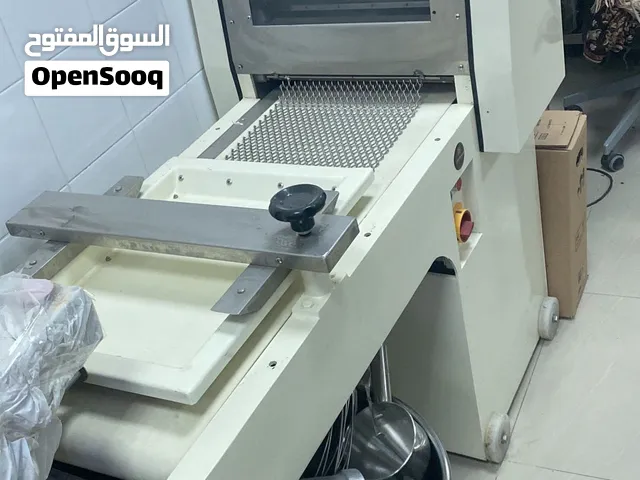 فرصة مميزه للبيع معدات مصنع حلويات ومعجنات كامله