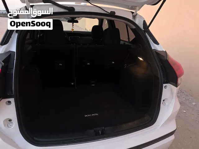 nissan kicks 2023