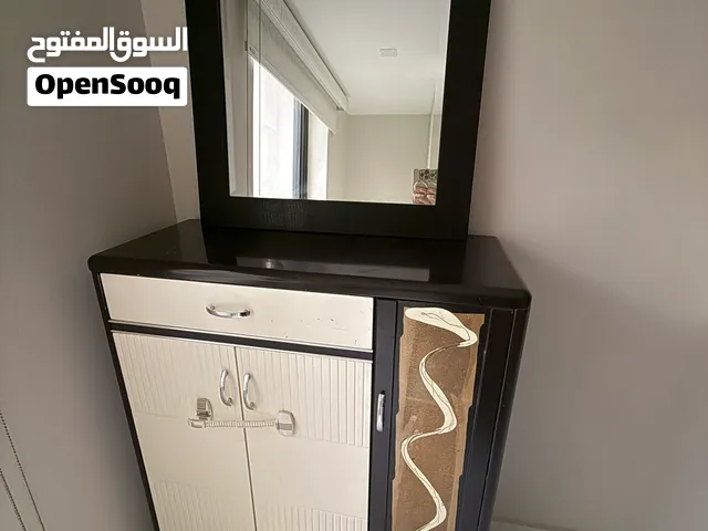للبيع خزانة أحذية مع منظرة مناسبة