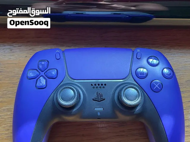 يد سوني 5 .