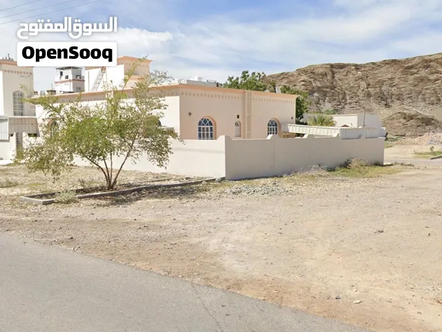 إعلان إيجار منزل مميز في العامرات Featured House for Rent in Al Amarat