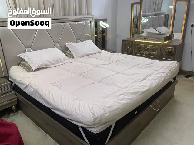 غرفة نوم مودرن كاملة فاخرة ونظيفة مرة