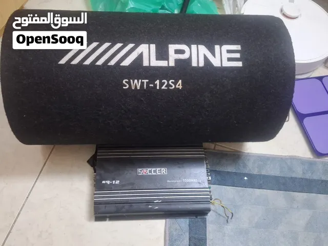 ALPINE SWT-12S4 SUBWOOFER AND SOCCER SR-12 AMP