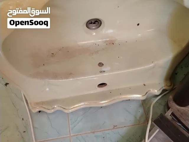للبيع مغاسل