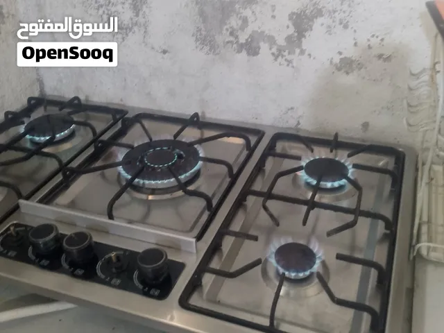 طباخ منضدي نضيف يحتاج ملاحظات بسيطه
