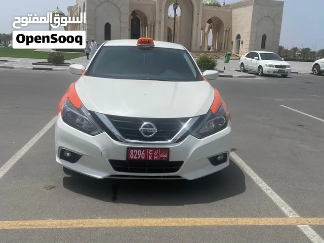 نيسان ألتيما تاكسي للبيع مع الرقم