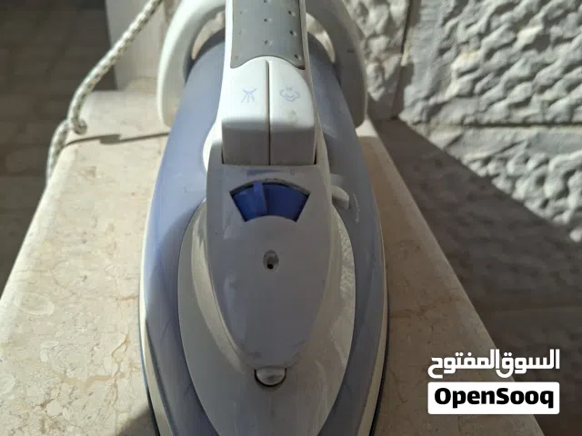 مكواة ملابس نوع كونتي بتصمميم عصري وعملي