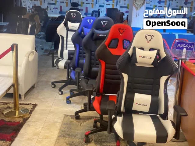 *كرسي الجيمنج اللي هيخليك ملك اللعبة!  - *راحة على الآخر*: سفنج ميموري فوم + مخدة للرقبة والقط