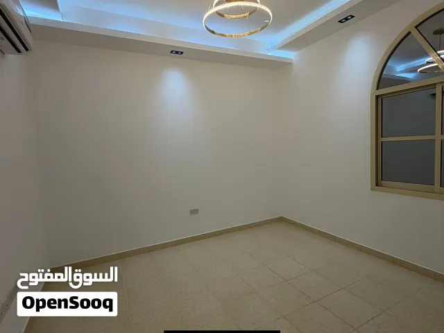 للإيجار غرفه و صاله في منطقة الجيمي 2500 شهري شامل
