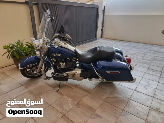دراجة هارلي ديفيدسون موديل 2017 Road King 1800cc بسعر قابل للتفاوض