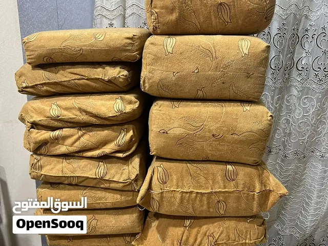 تكيات حجم صغير و كبير