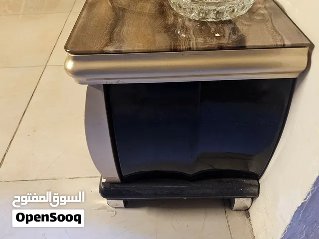 ميز مكتبي وميز تلفزيون