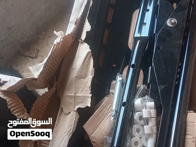 حامله  شاشه من السقف حديد ثقيل