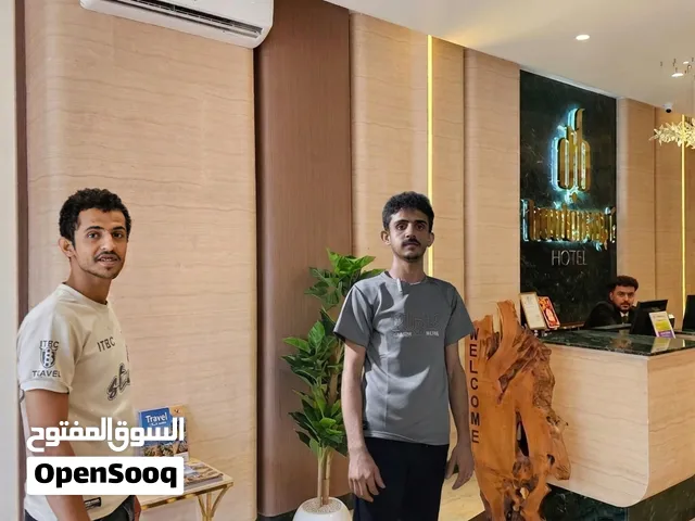 تنفيد ديكورات واستقبالات فخمة وفلل وتلبيسات ونجارة في عدن