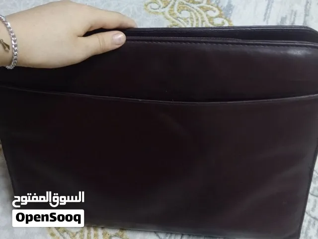جنطه كبيره مال محامين مدرسين بدون يدات