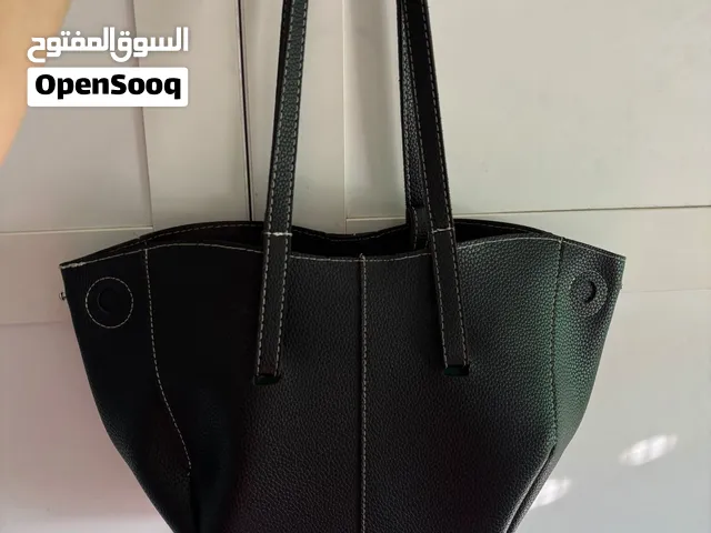 شنطة كتف نسائية سوداء جلد