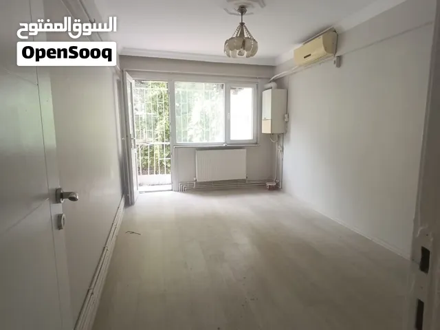 شقة للبيع 1+1  فرصة